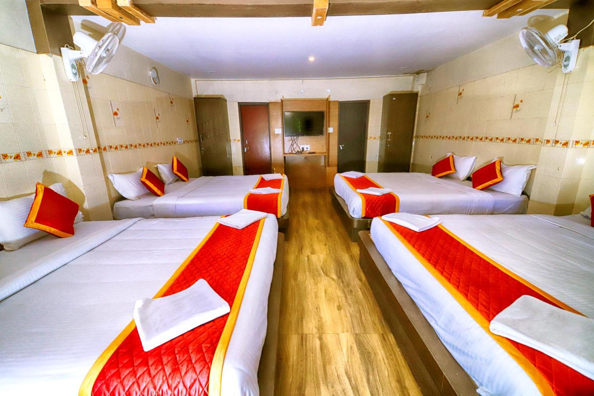 Hk Grand Inn Yercaud Exterior photo